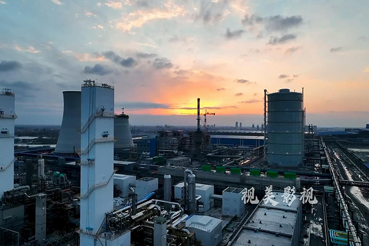 钢铁工厂夜景航拍